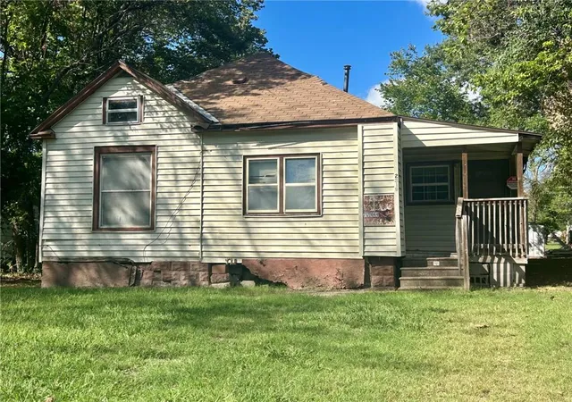 Photo 1 of Single family home for sale at 2319 Appleton Ave, Parsons, KS 67357 | MLS# 2644921 | Listing updated on 2026-10-02