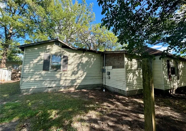 Photo 14 of Single family home for sale at 2319 Appleton Ave, Parsons, KS 67357 | MLS# 2644921 | Listing updated on 2026-10-06