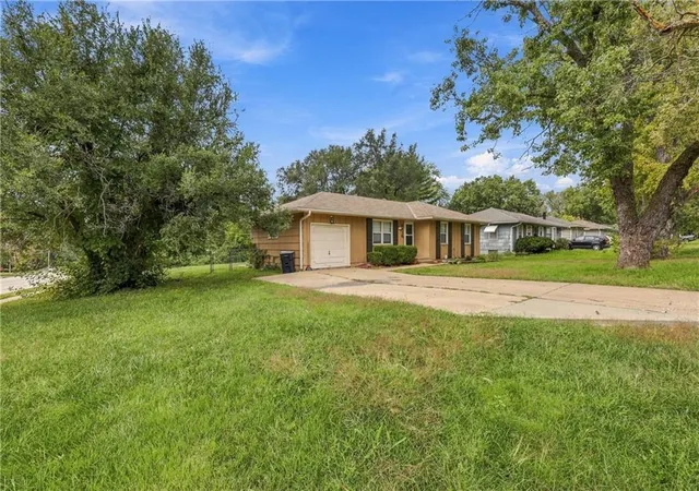 Photo 2 of Single family home for sale at 9416 Manchester Ave, Kansas City, MO 64138 | MLS# 2644923 | Listing updated on 2026-10-08