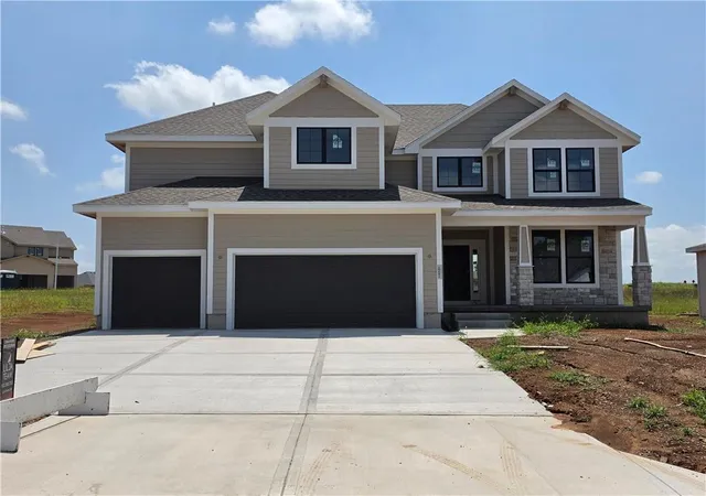 Photo 1 of Sale Pending at 464 Stonecrest Rd, Olathe, KS 66061 | MLS# 2644925 | Listing updated on 2026-10-07
