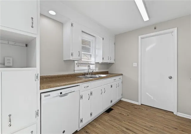 Photo 2 of Single family home for sale at 8612 Crescent Ave, Raytown, MO 64138 | MLS# 2644926 | Listing updated on 2026-10-04