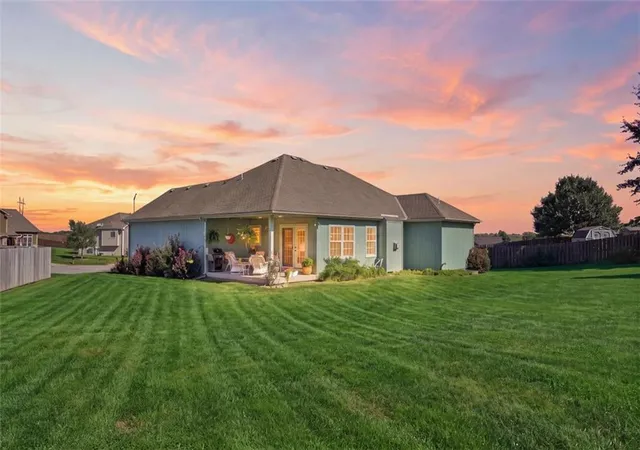 Single family home for sale at 16911 Tucker Ct, Basehor, KS 66007 | MLS# 2644928
