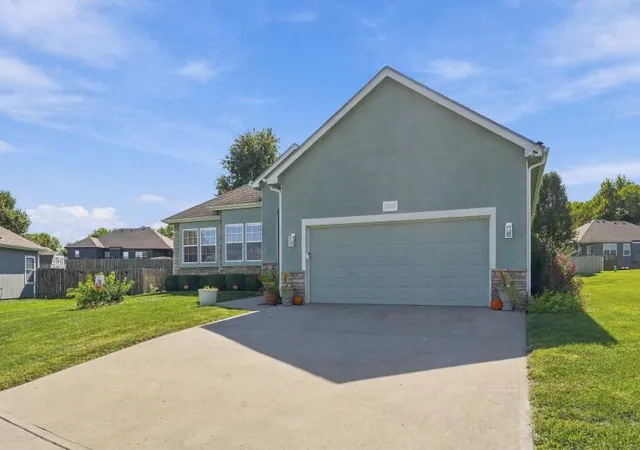 Photo 3 of Single family home for sale at 16911 Tucker Ct, Basehor, KS 66007 | MLS# 2644928 | Listing updated on 2026-10-08