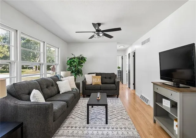 Photo 3 of Single family home for sale at 801 27th Street S, Independence, MO 64052 | MLS# 2644930 | Listing updated on 2026-10-07