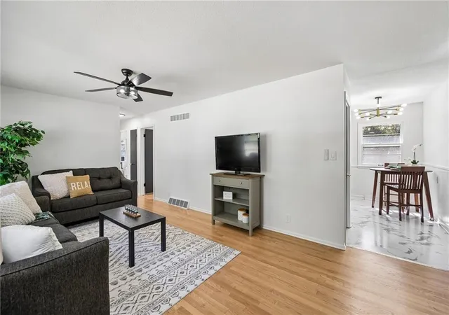 Photo 4 of Single family home for sale at 801 27th Street S, Independence, MO 64052 | MLS# 2644930 | Listing updated on 2026-10-07