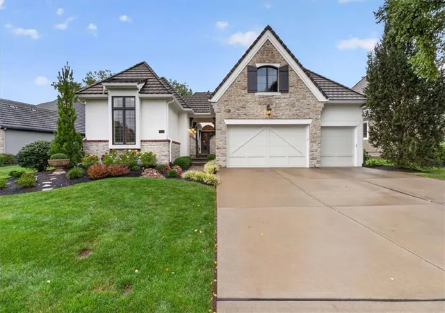 Photo 1 of Sale Pending at 15216 Fontana St, Overland Park, KS 66224 | MLS# 2644931 | Listing updated on 2026-10-03