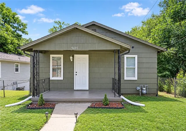 Photo 1 of Single family home for sale at 9615 E 18th Street, Independence, MO 64052 | MLS# 2644933 | Listing updated on 2026-10-08