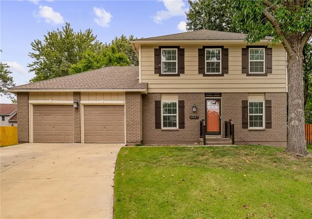 Photo 1 of Single family home for sale at 1807 S Kiowa Ct, Olathe, KS 66062 | MLS# 2644937 | Listing updated on 2026-10-06