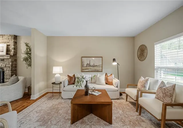 Photo 4 of Single family home for sale at 1807 S Kiowa Ct, Olathe, KS 66062 | MLS# 2644937 | Listing updated on 2026-10-06