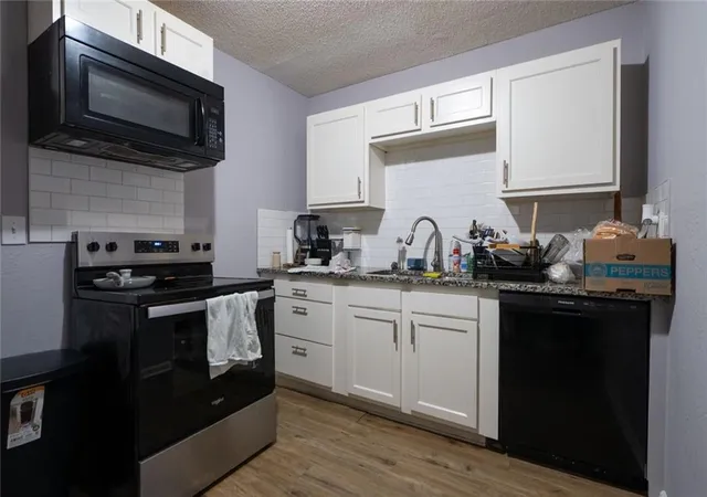 Listing Photo 5 - Condo for sale in building located at 1301-1305 S Franklin Ave, Independence, MO 64052