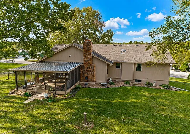 Photo 3 of Single family home for sale at 212 L St, Lake Lotawana, MO 64086 | MLS# 2644940 | Listing updated on 2026-10-10