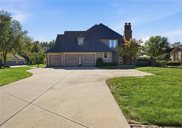 Photo 3 of Single family home for sale at 4329 SE Furlong Dr, Lees Summit, MO 64082 | MLS# 2644944 | Listing updated on 2026-10-08