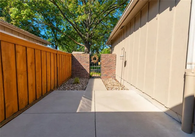 Photo 3 of Townhouse for sale at 2214 Condolea Ter, Leawood, KS 66209 | MLS# 2644947 | Listing updated on 2026-10-10