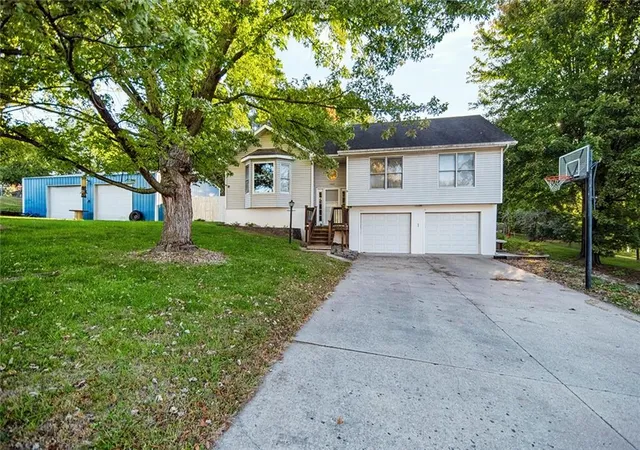 Photo 1 of Single family home for sale at 1402 N 15th Street, Atchison, KS 66002 | MLS# 2644953 | Listing updated on 2026-10-21