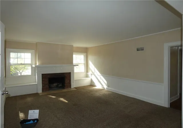 Listing Photo 4 - Condo for sale in building located at 816 E St, Parkville, MO 64152