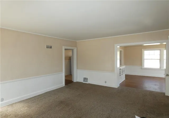 Listing Photo 5 - Condo for sale in building located at 816 E St, Parkville, MO 64152