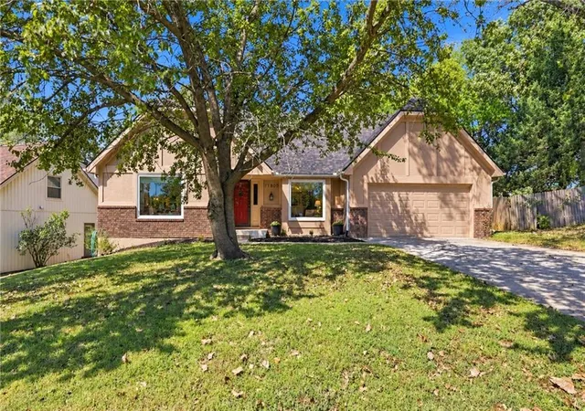 Photo 1 of Sale Pending at 11800 W 99th Terrace, Overland Park, KS 66214 | MLS# 2644958 | Listing updated on 2026-10-04