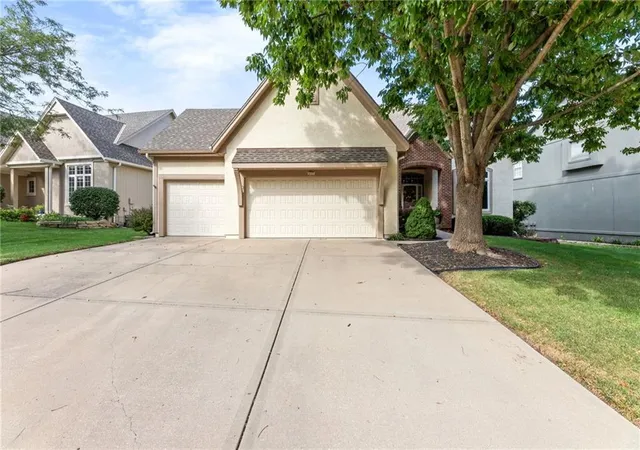 Photo 2 of Single family home for sale at 8000 W 154th Street, Overland Park, KS 66223 | MLS# 2644962 | Listing updated on 2026-10-01