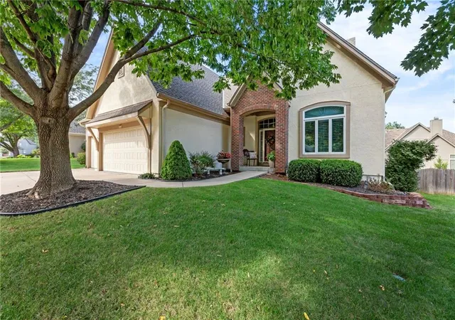 Photo 3 of Single family home for sale at 8000 W 154th Street, Overland Park, KS 66223 | MLS# 2644962 | Listing updated on 2026-10-01