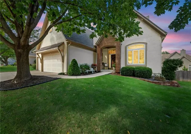 Photo 4 of Single family home for sale at 8000 W 154th Street, Overland Park, KS 66223 | MLS# 2644962 | Listing updated on 2026-10-01