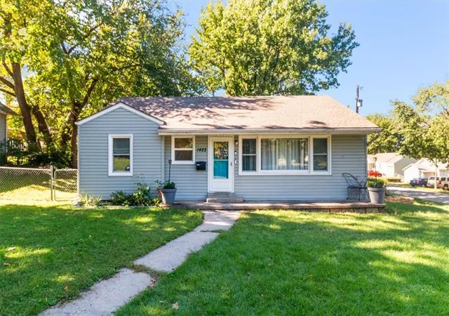 Photo 1 of Single family home for sale at 1422 N Spring St, Independence, MO 64050 | MLS# 2644975 | Listing updated on 2026-10-03