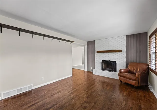 Photo 4 of Single family home for sale at Dover St, Kansas City, KS 66106 | MLS# 2644980 | Listing updated on 2026-10-01