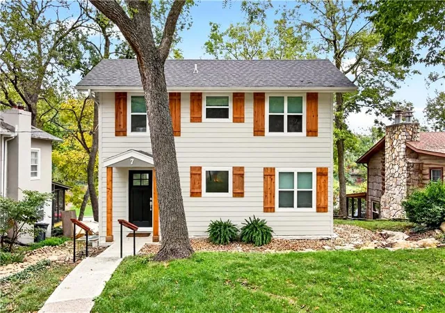 Photo 3 of Single family home for sale at 7 & 95 H St, Lees Summit, MO 64086 | MLS# 2644981 | Listing updated on 2026-10-03