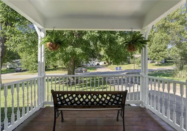 Photo 4 of Single family home for sale at 8621 Floyd St, Overland Park, KS 66212 | MLS# 2644982 | Listing updated on 2026-10-08