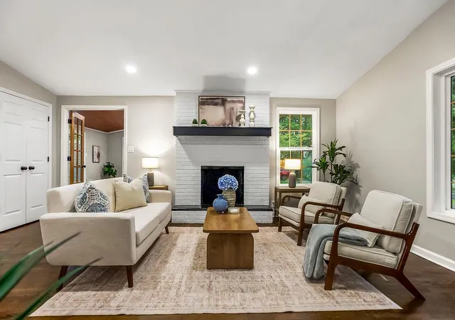 Photo 4 of Single family home for sale at 7132 Parallel Pkwy, Kansas City, KS 66112 | MLS# 2644987 | Listing updated on 2026-10-03