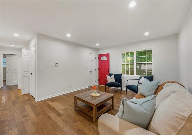 Photo 4 of Single family home for sale at 519 NE 98th Place, Kansas City, MO 64155 | MLS# 2644997 | Listing updated on 2026-10-08