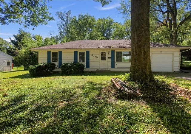 Photo 1 of Single family home for sale at 9355 E 69th Street, Raytown, MO 64133 | MLS# 2644998 | Listing updated on 2026-10-09