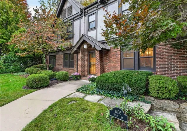 Photo 2 of Single family home for sale at 6106 Summit St, Kansas City, MO 64113 | MLS# 2645007 | Listing updated on 2026-10-30