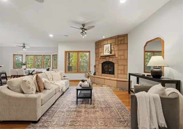 Photo 4 of Sale Pending at 326 S Blue Grass Dr, Bonner Springs, KS 66012 | MLS# 2645011 | Listing updated on 2026-10-28
