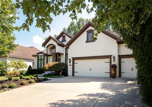 Photo 3 of Single family home for sale at 10603 W 145 Terrace, Overland Park, KS 66221 | MLS# 2645013 | Listing updated on 2026-10-03