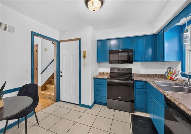 Photo 4 of Single family home for sale at 28 W 82nd Street, Kansas City, MO 64114 | MLS# 2645019 | Listing updated on 2026-10-09