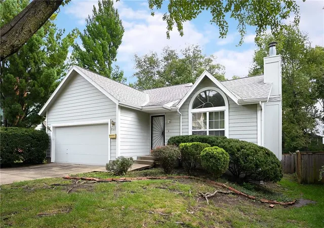 Photo 1 of Sale Pending at 4727 Booth St, Westwood, KS 66205 | MLS# 2645021 | Listing updated on 2026-10-04