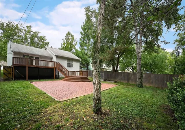 Photo 3 of Sale Pending at 4727 Booth St, Westwood, KS 66205 | MLS# 2645021 | Listing updated on 2026-10-04