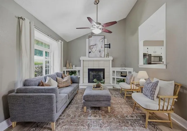 Photo 4 of Single family home for sale at 309 SW Richwood Ln, Blue Springs, MO 64014 | MLS# 2645034 | Listing updated on 2026-10-03