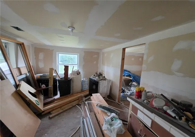 Photo 3 of Single family home for sale at 514 W Southside Blvd, Independence, MO 64055 | MLS# 2645040 | Listing updated on 2026-10-08