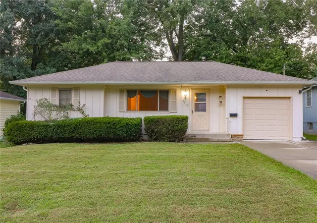 Photo 2 of Single family home for sale at 6616 Hardy Ave, Raytown, MO 64133 | MLS# 2645049 | Listing updated on 2026-10-05