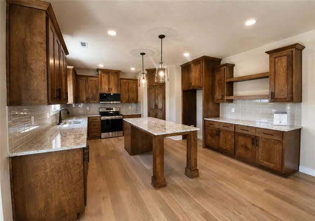 Photo 2 of Sale Pending at 19302 Skyview Ln, Spring Hill, KS 66083 | MLS# 2645052 | Listing updated on 2026-10-01