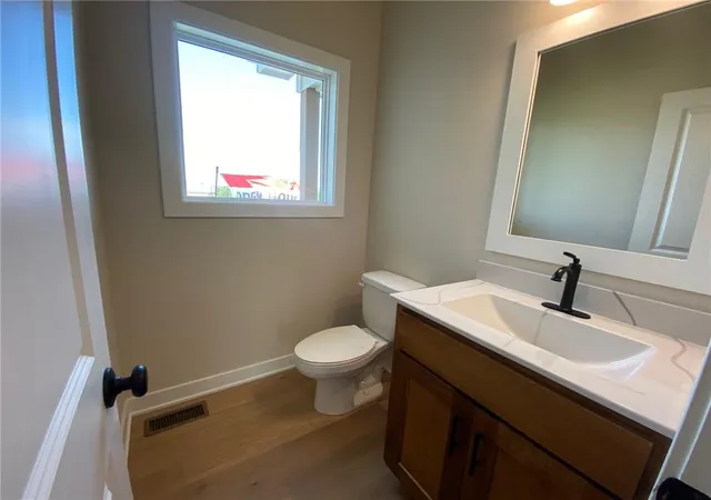 Photo 3 of Sale Pending at 19302 Skyview Ln, Spring Hill, KS 66083 | MLS# 2645052 | Listing updated on 2026-10-01