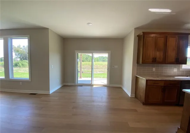Photo 4 of Sale Pending at 19302 Skyview Ln, Spring Hill, KS 66083 | MLS# 2645052 | Listing updated on 2026-10-01