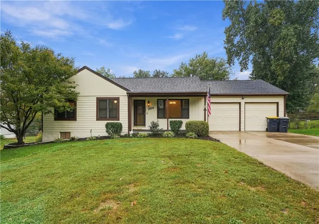 Single family home for sale at 11219 E 47th Terrace, Kansas City, MO 64133 | MLS# 2645053