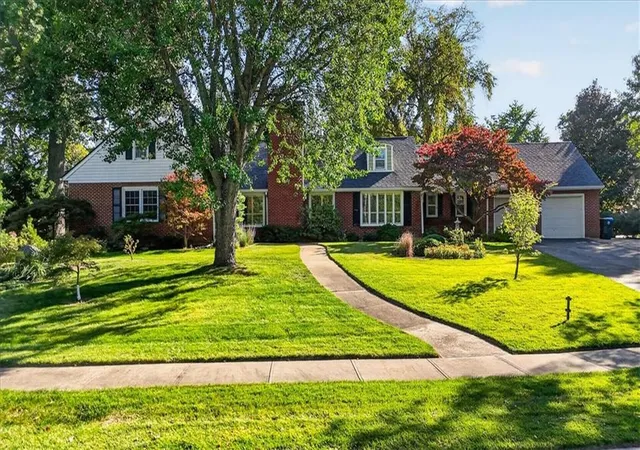 Single family home for sale at 1201 W 60th Terrace, Kansas City, MO 64113 | MLS# 2645055