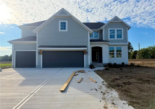 Photo 1 of Single family home for sale at 11404 S Emerald St, Olathe, KS 66061 | MLS# 2645060 | Listing updated on 2026-10-21