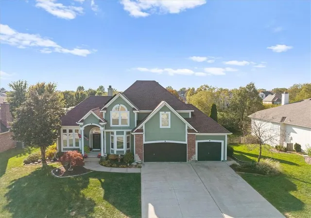 Single family home for sale at 4424 SW Gull Point Dr, Lees Summit, MO 64082 | MLS# 2645061