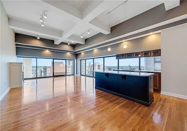 Photo 3 of Condo for sale at 1101 Walnut St #1801, Kansas City, MO 64106 | MLS# 2645063 | Listing updated on 2026-10-08