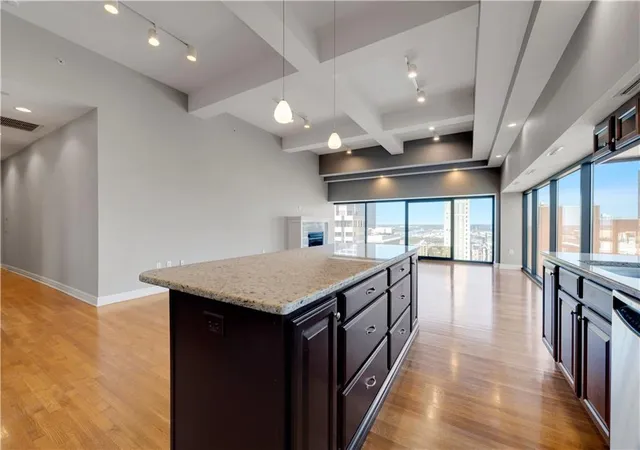 Photo 4 of Condo for sale at 1101 Walnut St #1801, Kansas City, MO 64106 | MLS# 2645063 | Listing updated on 2026-10-08