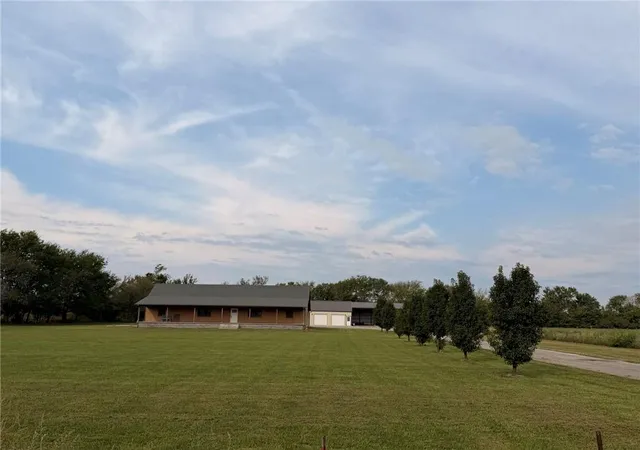 Photo 1 of Single family home for sale at 123 North 3 Hwy, Girard, KS 66743 | MLS# 2645064 | Listing updated on 2026-10-02